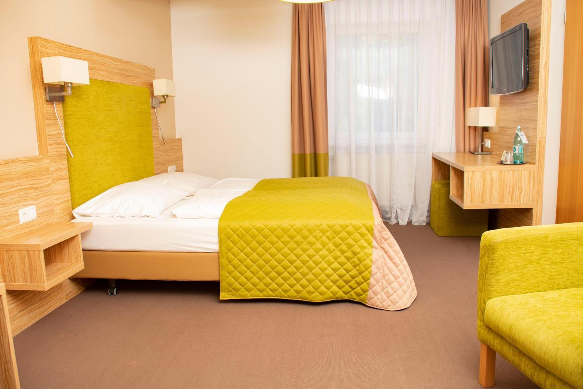 Altes Kurhaus Landhotel Trabelsdorf Екстер'єр фото