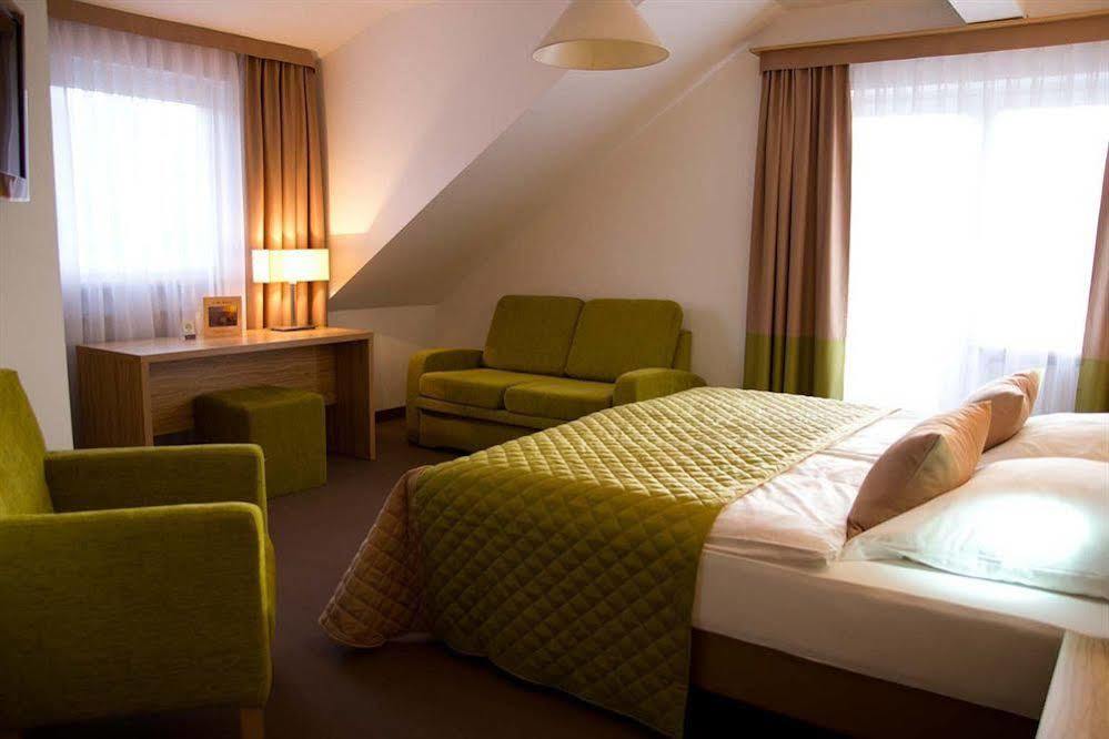 Altes Kurhaus Landhotel Trabelsdorf Екстер'єр фото